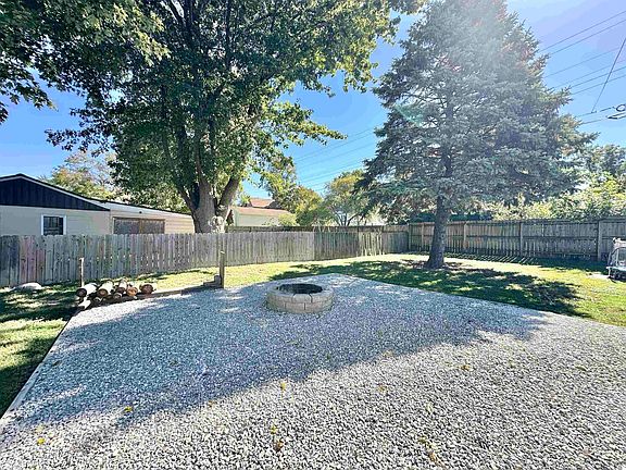 5th image of 525 Linlawn Dr