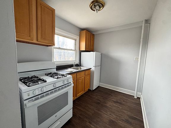 5th image of 163 Warburton Ave APT 1D