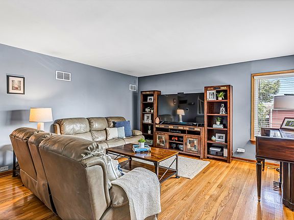 2nd image of 7840 W Lawrence Ave Unit G