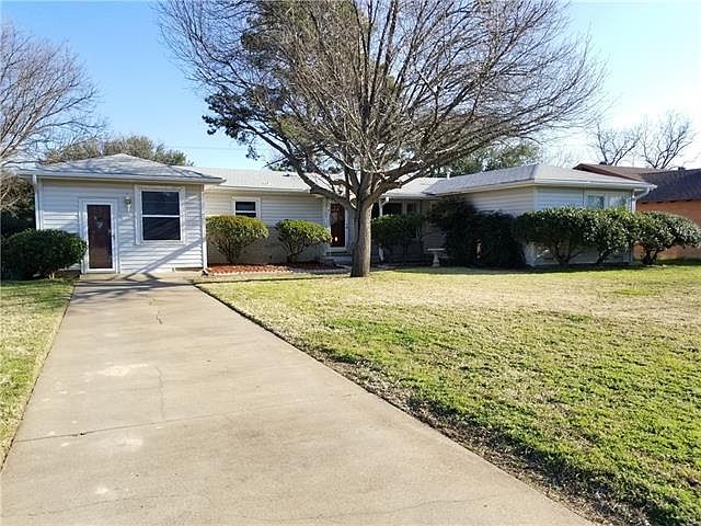 1st image of 1351 Hillcrest Dr