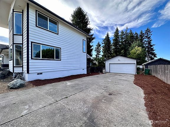 4th image of 2641 E 2nd Street