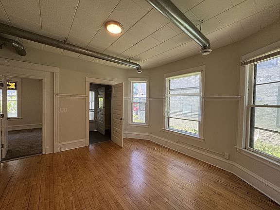 5th image of 675 Lowry Ave NE #1