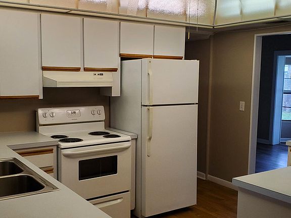 2nd image of 105 4th Jpv St