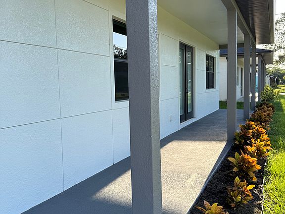 4th image of 4549 Targee Ave