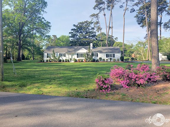 3rd image of 102 Willow Dr #127