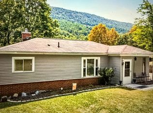 3236 Ridgecrest Rd, Bluefield, WV 24701