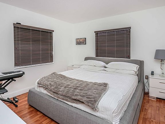 4th image of 10425 N Kendall Dr APT C210