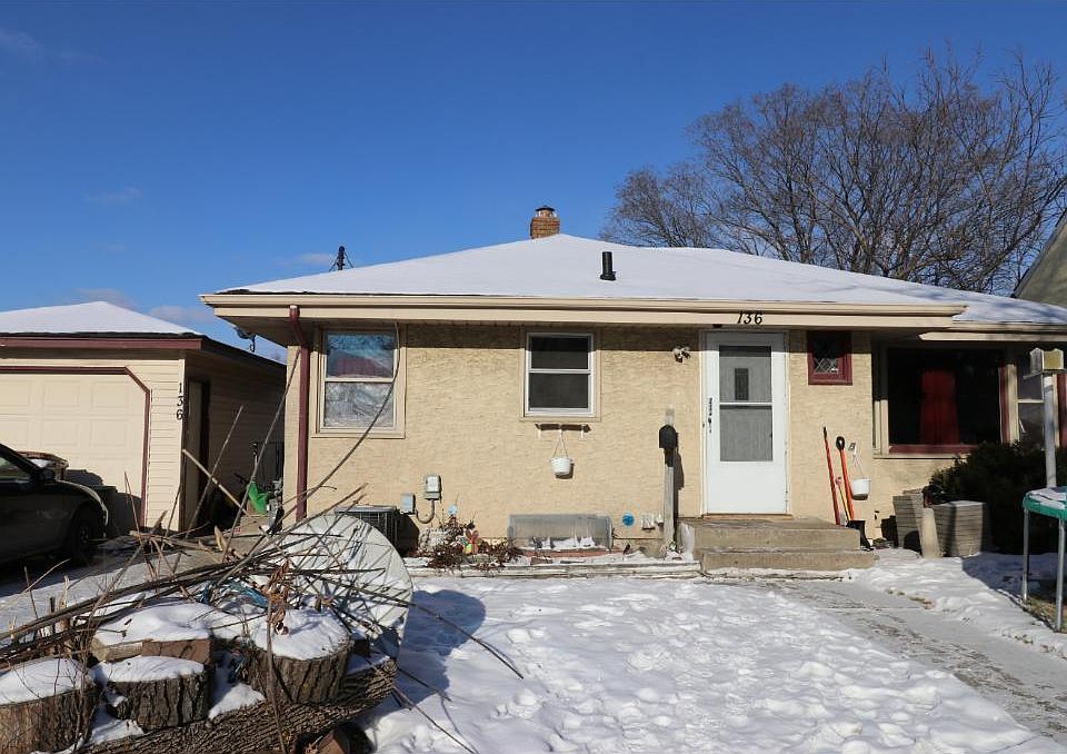 1st image of 136 Warburton St W