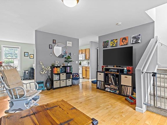 2nd image of 1162 North Avenue #3