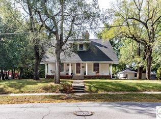 715 E Jackson St, Windsor, MO 65360