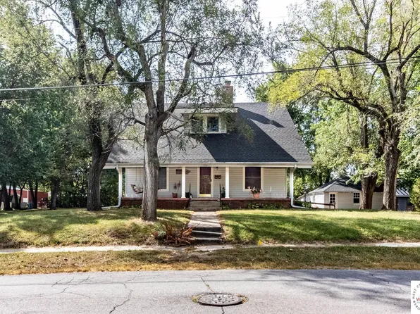 715 E Jackson St, Windsor, MO 65360