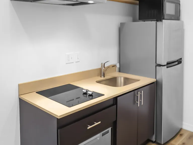 560 1st Ave N #107 — Photo 7