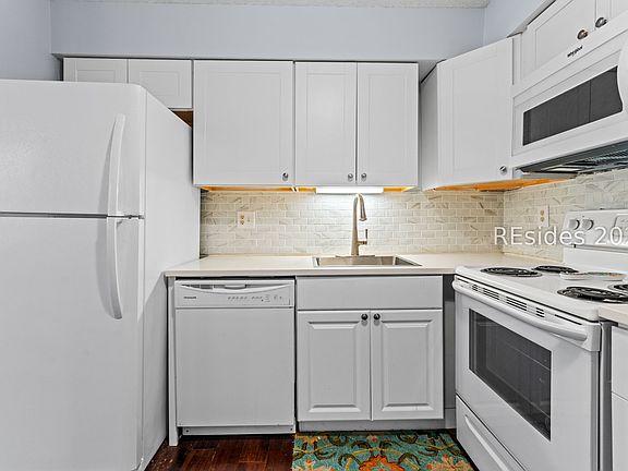 5th image of 45 Folly Field Rd APT 17f