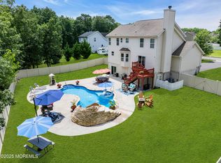 5 Maxim Ct, Jackson, NJ 08527