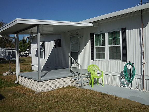 3rd image of 4827 Royal Palm Dr