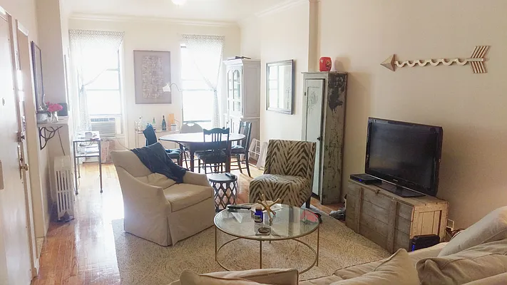 Rented by Green Line Realty | media 18