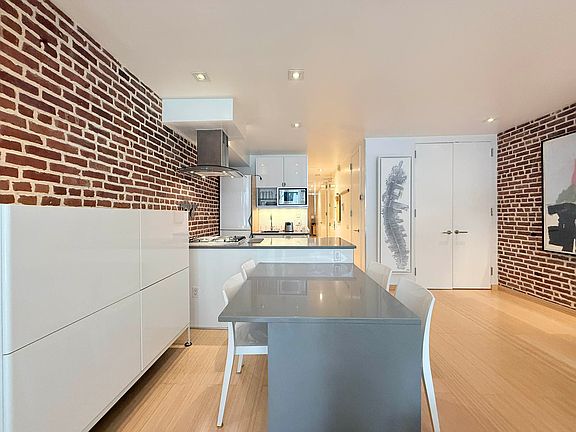 4th image of 309 W 112th St #1A