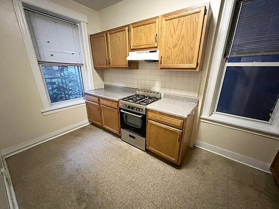 3rd image of 3211 33rd St #1