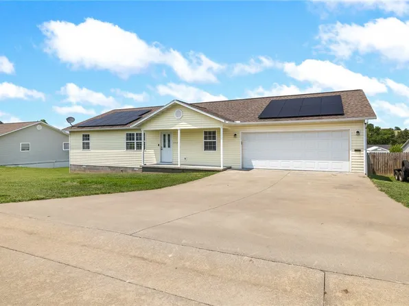 1312 Hank Blvd, Berryville, AR 72616