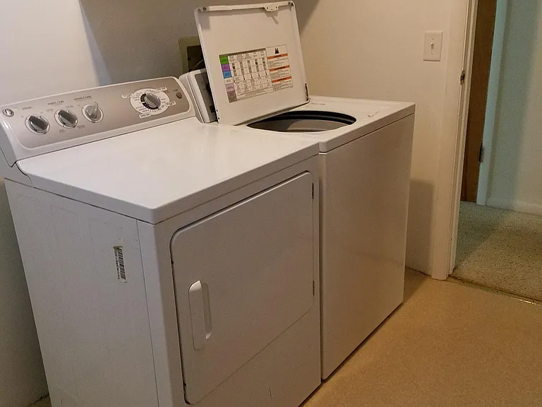 521 N Hagadorn Rd — Photo 25