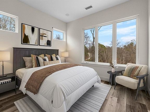 5th image of 3 Folkingham Ln