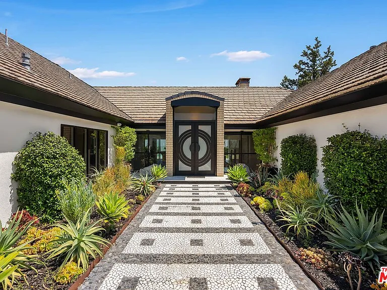 8416 Skyline Dr — Photo 19