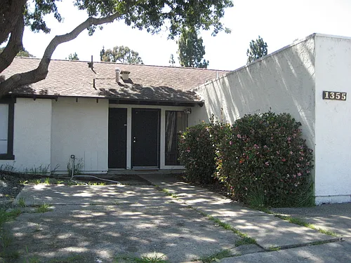 1355 Cavalier Ln Photo 1