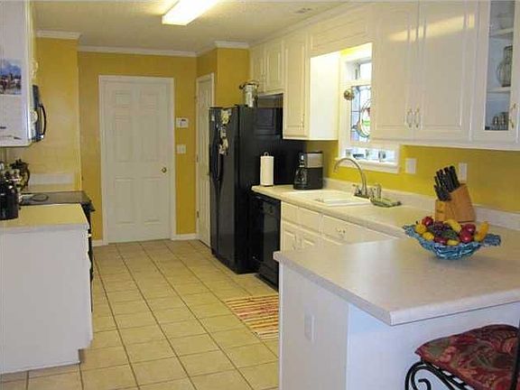 3rd image of 4820 Ashley Hill Cir