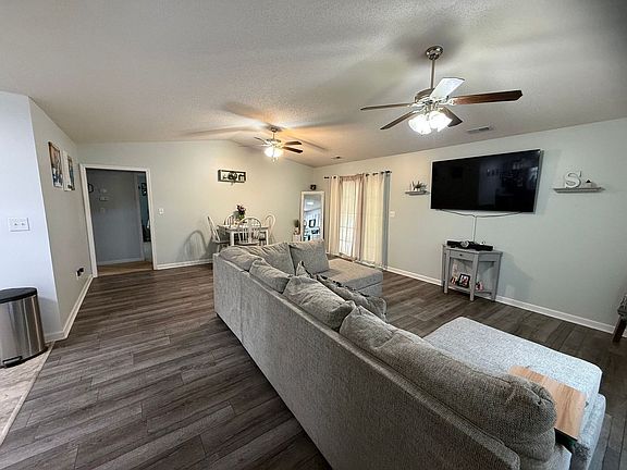 4th image of 301 Top Knot Rd