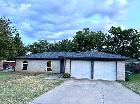 745 Toni Dr, Hurst, TX 76054