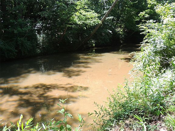 3rd image of 632 Rock Corner Rd