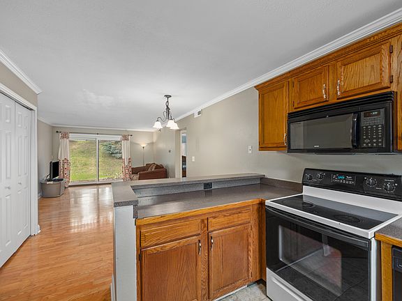 2nd image of 3410B Devonwood Hills Dr NE