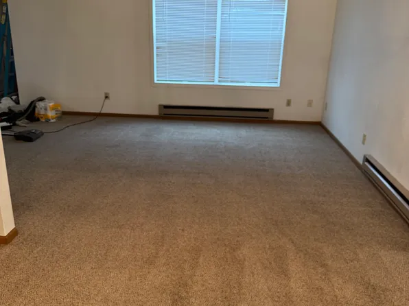 2830 Willow Dr, Plover, WI 54467