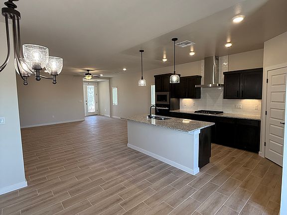 4th image of 941 Keenland Ave