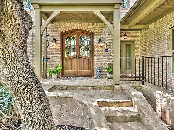 3rd image of 2806 French Kingston Ct
