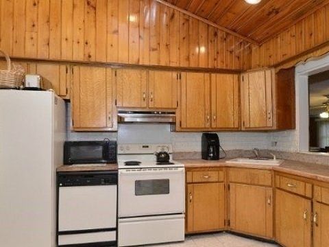 4th image of 7 Royalwood Ct