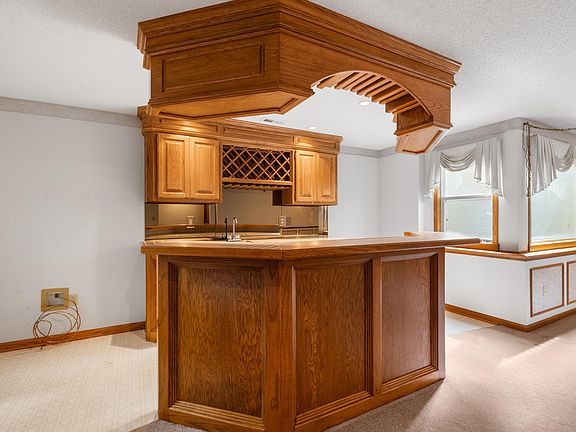 5th image of 920 S Stagecoach Ct