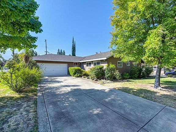 3rd image of 1056 Entrada Rd