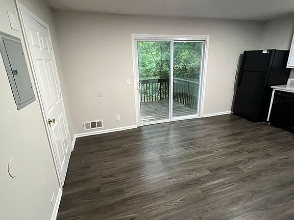 4th image of 369 Freeport Dr