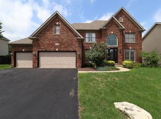 13019 S Skyline Dr, Plainfield, IL 60585