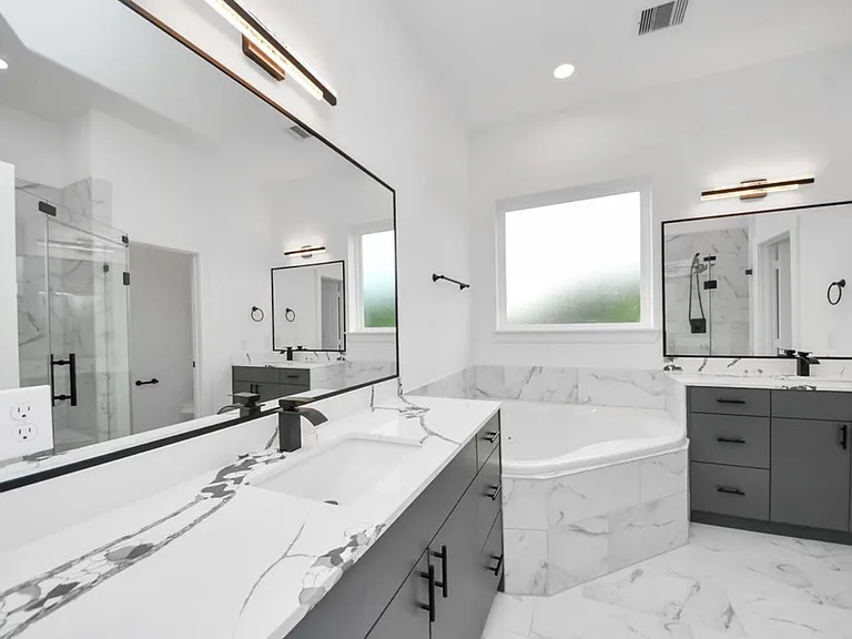 2709 Dennis St — Photo 6