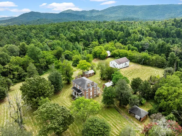 3110 Indian Grave Rd, Lenoir, NC 28645