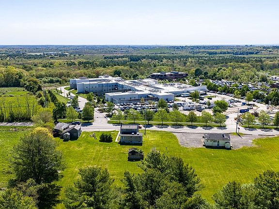 5th image of 576 Faunce Corner Rd