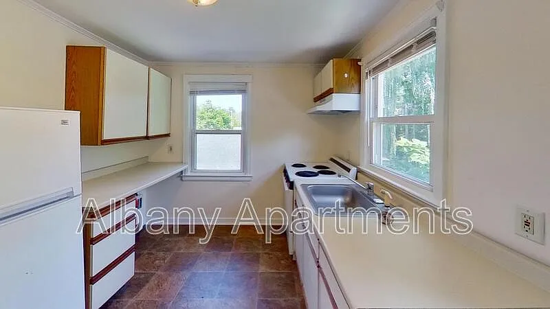 225 S Allen St #2L
