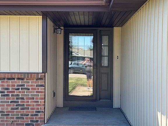 2nd image of 3518 Canterbury Ln