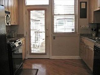 2nd image of 2656 W Ainslie St
