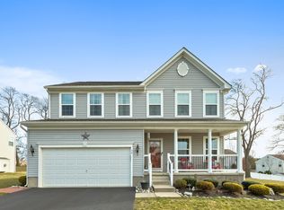 34 Vaughn Way, Burlington, NJ 08016