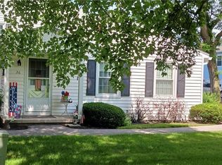26 Foxcroft Trl, Fairport, NY 14450