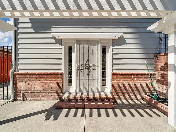 4th image of 3315 Aramis Dr