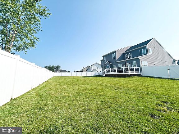 5th image of 1005 Maiden Grass Dr